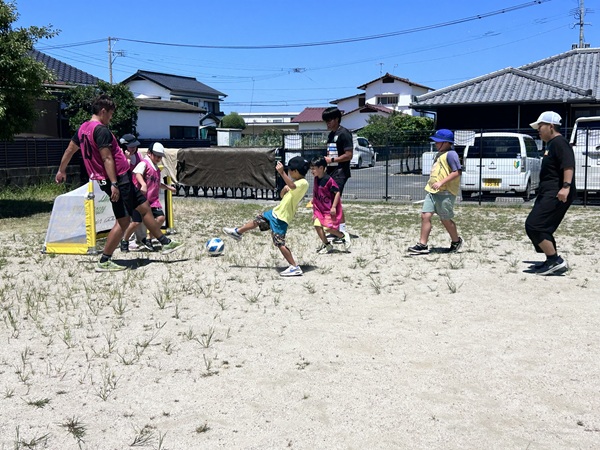ジェイリースFCサッカー教室の様子